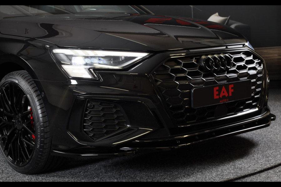 Audi A3 Sportback 45 TFSI e RS3 Look / 245 PK / RS Zetels / B & O / Leder / Lane Assist / Open Pano / Matrix / Virtual Cockpit