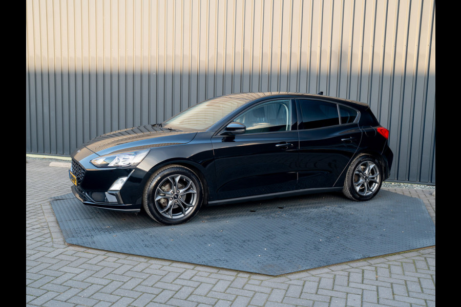 Ford Focus 1.0 EcoBoost Hybrid Trend Edition Business | 17'' | Camera | Navi | Prijs Rijklaar!! Ford Focus 1.0 EcoBoost Hybrid Trend Edition Business | 17'' | Camera | Navi | Prijs Rijklaar!!