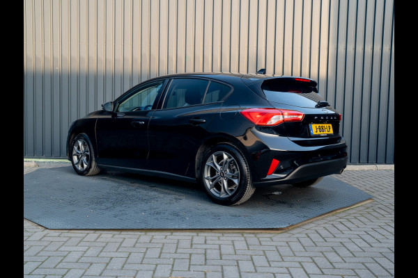 Ford Focus 1.0 EcoBoost Hybrid Trend Edition Business | 17'' | Camera | Navi | Prijs Rijklaar!! Ford Focus 1.0 EcoBoost Hybrid Trend Edition Business | 17'' | Camera | Navi | Prijs Rijklaar!!