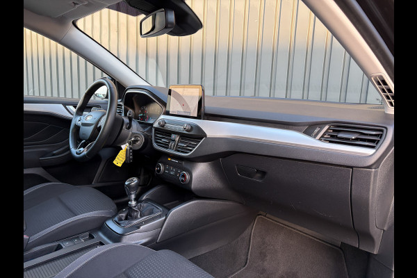 Ford Focus 1.0 EcoBoost Hybrid Trend Edition Business | 17'' | Camera | Navi | Prijs Rijklaar!! Ford Focus 1.0 EcoBoost Hybrid Trend Edition Business | 17'' | Camera | Navi | Prijs Rijklaar!!