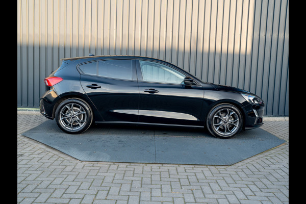 Ford Focus 1.0 EcoBoost Hybrid Trend Edition Business | 17'' | Camera | Navi | Prijs Rijklaar!! Ford Focus 1.0 EcoBoost Hybrid Trend Edition Business | 17'' | Camera | Navi | Prijs Rijklaar!!