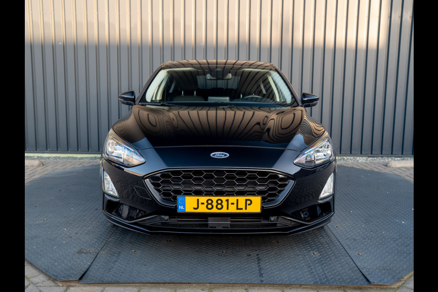 Ford Focus 1.0 EcoBoost Hybrid Trend Edition Business | 17'' | Camera | Navi | Prijs Rijklaar!! Ford Focus 1.0 EcoBoost Hybrid Trend Edition Business | 17'' | Camera | Navi | Prijs Rijklaar!!