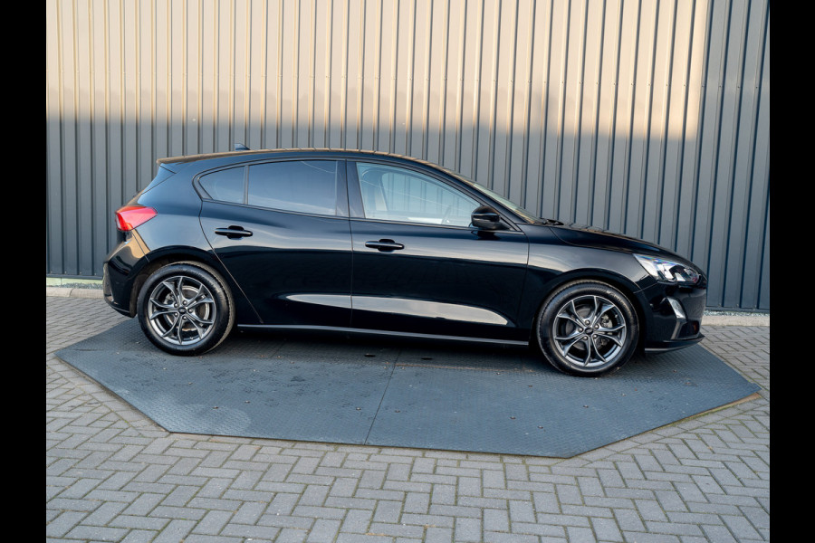 Ford Focus 1.0 EcoBoost Hybrid Trend Edition Business | 17'' | Camera | Navi | Prijs Rijklaar!! Ford Focus 1.0 EcoBoost Hybrid Trend Edition Business | 17'' | Camera | Navi | Prijs Rijklaar!!