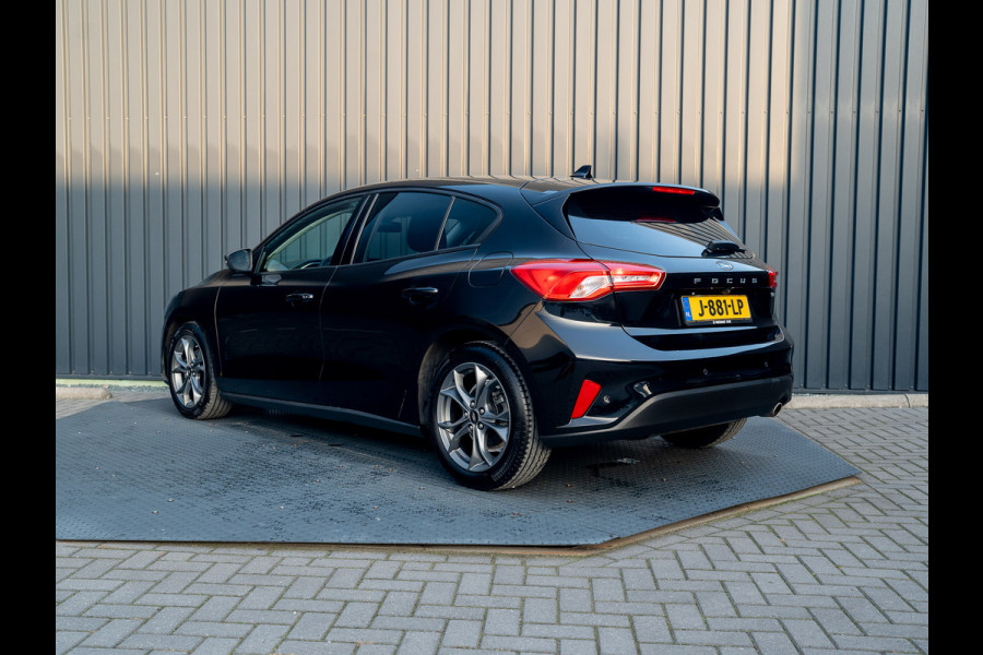 Ford Focus 1.0 EcoBoost Hybrid Trend Edition Business | 17'' | Camera | Navi | Prijs Rijklaar!! Ford Focus 1.0 EcoBoost Hybrid Trend Edition Business | 17'' | Camera | Navi | Prijs Rijklaar!!