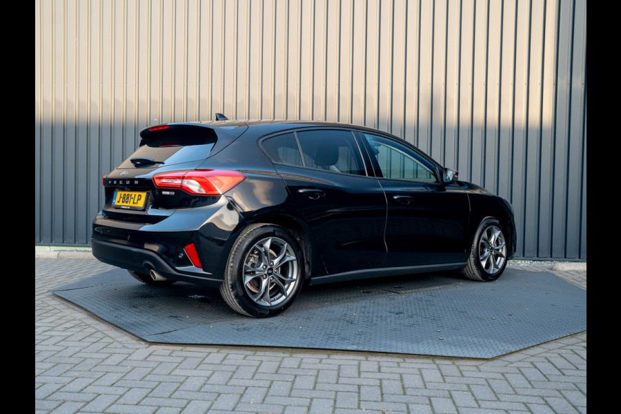 Ford Focus 1.0 EcoBoost Hybrid Trend Edition Business | 17'' | Camera | Navi | Prijs Rijklaar!! Ford Focus 1.0 EcoBoost Hybrid Trend Edition Business | 17'' | Camera | Navi | Prijs Rijklaar!!