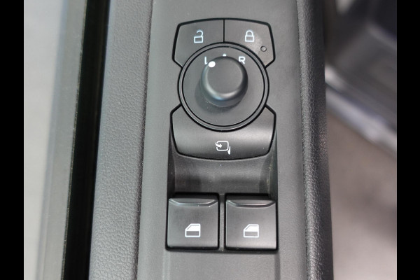 Ford Transit Custom 300 2.0 TDCI L2H1 Trend Nieuw Model! | Navigatie | Camera | Trekhaak | Parkeer sensoren | Cruise Control |