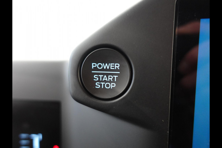 Ford Transit Custom 300 2.0 TDCI L2H1 Trend Nieuw Model! | Navigatie | Camera | Trekhaak | Parkeer sensoren | Cruise Control |