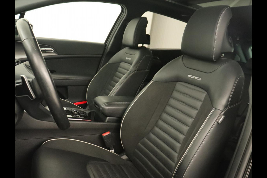 Kia Sportage 1.6 T-GDi Plug-in Hybrid AWD GT-PlusLine | Panoramadak | Stoelventilatie | 360 Camera | Adaptive cruise | Achterbankverwarming | Leder/Alcantara | Carplay | Keyless | Memory | PHEV Kia Sportage 1.6 T-GDi Plug-in Hybrid AWD GT-PlusLine | Panoramadak | Stoelventilatie | 360 Camera | Adaptive cruise | Achterbankverwarming | Leder/Alcantara | Carplay | Keyless | Memory | PHEV