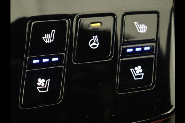 Kia Sportage 1.6 T-GDi Plug-in Hybrid AWD GT-PlusLine | Panoramadak | Stoelventilatie | 360 Camera | Adaptive cruise | Achterbankverwarming | Leder/Alcantara | Carplay | Keyless | Memory | PHEV Kia Sportage 1.6 T-GDi Plug-in Hybrid AWD GT-PlusLine | Panoramadak | Stoelventilatie | 360 Camera | Adaptive cruise | Achterbankverwarming | Leder/Alcantara | Carplay | Keyless | Memory | PHEV