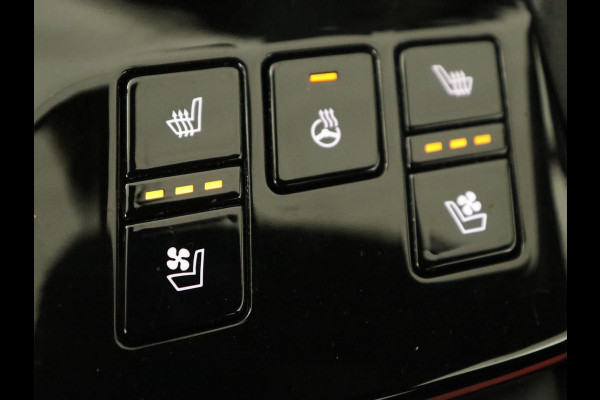 Kia Sportage 1.6 T-GDi Plug-in Hybrid AWD GT-PlusLine | Panoramadak | Stoelventilatie | 360 Camera | Adaptive cruise | Achterbankverwarming | Leder/Alcantara | Carplay | Keyless | Memory | PHEV Kia Sportage 1.6 T-GDi Plug-in Hybrid AWD GT-PlusLine | Panoramadak | Stoelventilatie | 360 Camera | Adaptive cruise | Achterbankverwarming | Leder/Alcantara | Carplay | Keyless | Memory | PHEV