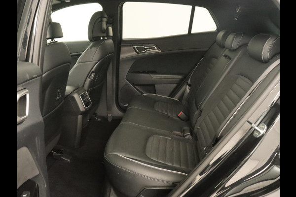 Kia Sportage 1.6 T-GDi Plug-in Hybrid AWD GT-PlusLine | Panoramadak | Stoelventilatie | 360 Camera | Adaptive cruise | Achterbankverwarming | Leder/Alcantara | Carplay | Keyless | Memory | PHEV Kia Sportage 1.6 T-GDi Plug-in Hybrid AWD GT-PlusLine | Panoramadak | Stoelventilatie | 360 Camera | Adaptive cruise | Achterbankverwarming | Leder/Alcantara | Carplay | Keyless | Memory | PHEV