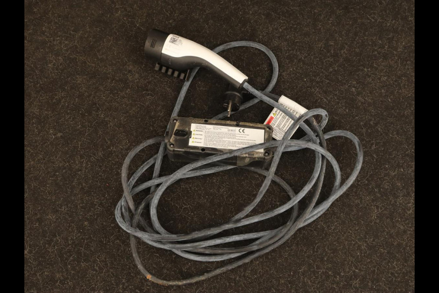 Kia Sportage 1.6 T-GDi Plug-in Hybrid AWD GT-PlusLine | Panoramadak | Stoelventilatie | 360 Camera | Adaptive cruise | Achterbankverwarming | Leder/Alcantara | Carplay | Keyless | Memory | PHEV Kia Sportage 1.6 T-GDi Plug-in Hybrid AWD GT-PlusLine | Panoramadak | Stoelventilatie | 360 Camera | Adaptive cruise | Achterbankverwarming | Leder/Alcantara | Carplay | Keyless | Memory | PHEV