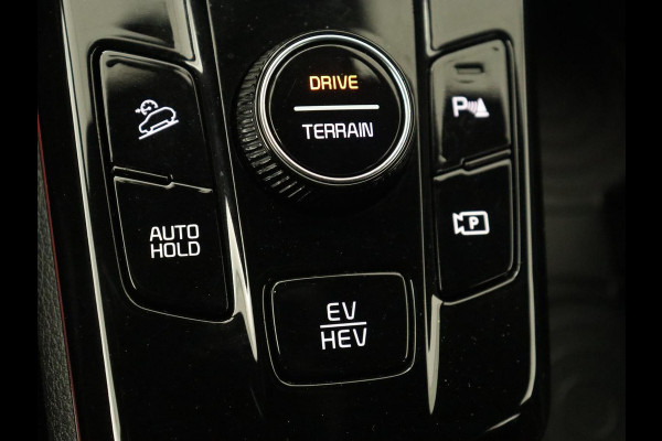 Kia Sportage 1.6 T-GDi Plug-in Hybrid AWD GT-PlusLine | Panoramadak | Stoelventilatie | 360 Camera | Adaptive cruise | Achterbankverwarming | Leder/Alcantara | Carplay | Keyless | Memory | PHEV Kia Sportage 1.6 T-GDi Plug-in Hybrid AWD GT-PlusLine | Panoramadak | Stoelventilatie | 360 Camera | Adaptive cruise | Achterbankverwarming | Leder/Alcantara | Carplay | Keyless | Memory | PHEV