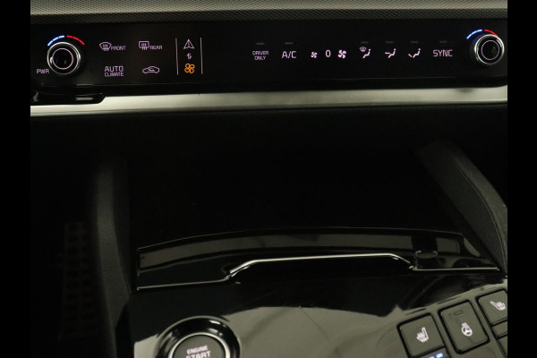 Kia Sportage 1.6 T-GDi Plug-in Hybrid AWD GT-PlusLine | Panoramadak | Stoelventilatie | 360 Camera | Adaptive cruise | Achterbankverwarming | Leder/Alcantara | Carplay | Keyless | Memory | PHEV Kia Sportage 1.6 T-GDi Plug-in Hybrid AWD GT-PlusLine | Panoramadak | Stoelventilatie | 360 Camera | Adaptive cruise | Achterbankverwarming | Leder/Alcantara | Carplay | Keyless | Memory | PHEV
