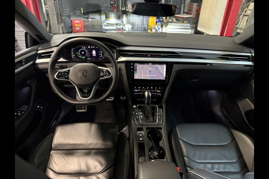 Volkswagen Arteon Shooting Brake 1.4 TSI eHybrid R-Line PANO , HEADUP, LEDER