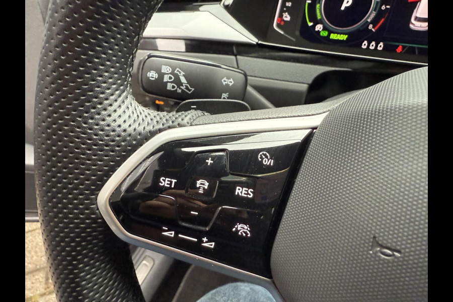 Volkswagen Arteon Shooting Brake 1.4 TSI eHybrid R-Line PANO , HEADUP, LEDER