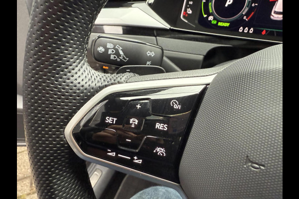 Volkswagen Arteon Shooting Brake 1.4 TSI eHybrid R-Line PANO , HEADUP, LEDER