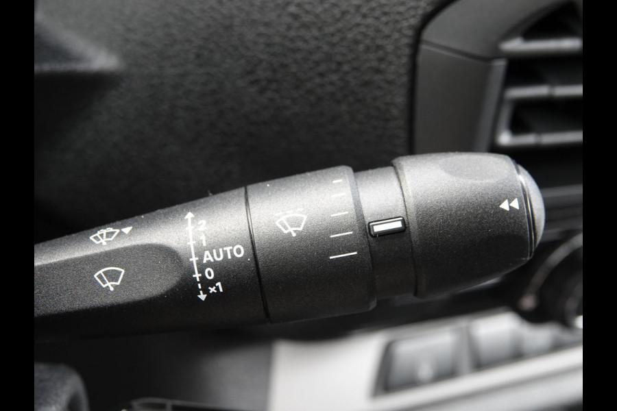 Opel Vivaro Electric L3 75 kWh | 2x schuifdeur | tot 8 jaar garantie | Dynamic NAV pakket | Apple Carplay | rondom zicht camera's | dodehoek detectie | parkeersensoren voor & achter | Comfort scheidingswand | rijklaarprijs