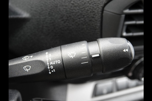 Opel Vivaro Electric L3 75 kWh | 2x schuifdeur | tot 8 jaar garantie | Dynamic NAV pakket | Apple Carplay | rondom zicht camera's | dodehoek detectie | parkeersensoren voor & achter | Comfort scheidingswand | rijklaarprijs