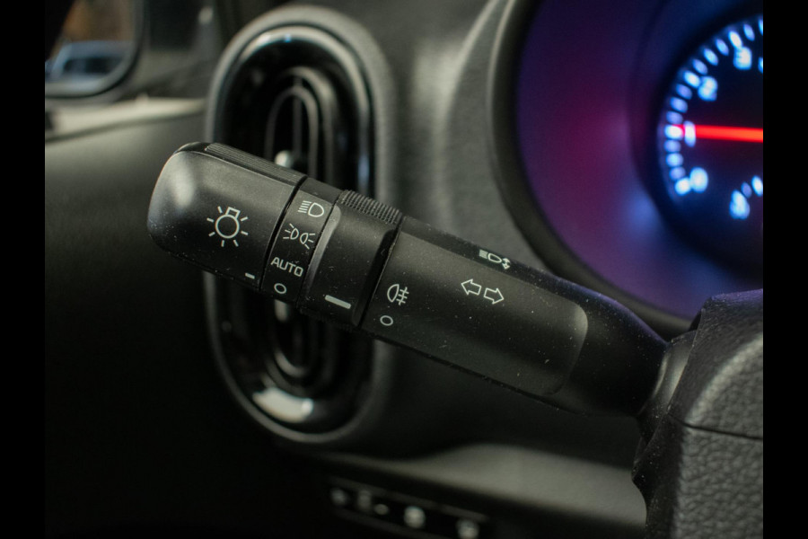 Kia Picanto 1.0 CVVT ComfortPlusLine Navigator Sport (APPLE CARPLAY.NAVI,CAMERA,LED,SPORTSTOELEN,AIRCO,PDC,NETTESTAAT)