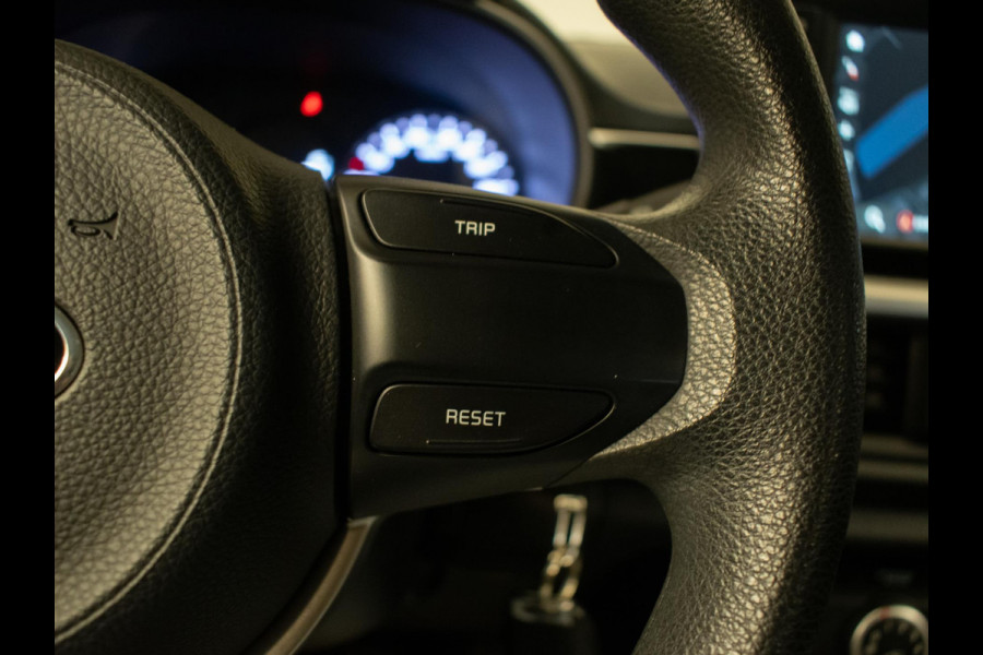 Kia Picanto 1.0 CVVT ComfortPlusLine Navigator Sport (APPLE CARPLAY.NAVI,CAMERA,LED,SPORTSTOELEN,AIRCO,PDC,NETTESTAAT)