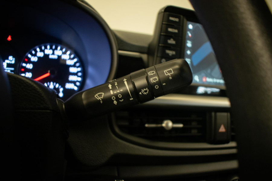 Kia Picanto 1.0 CVVT ComfortPlusLine Navigator Sport (APPLE CARPLAY.NAVI,CAMERA,LED,SPORTSTOELEN,AIRCO,PDC,NETTESTAAT)
