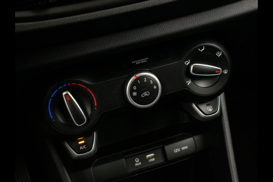 Kia Picanto 1.0 CVVT ComfortPlusLine Navigator Sport (APPLE CARPLAY.NAVI,CAMERA,LED,SPORTSTOELEN,AIRCO,PDC,NETTESTAAT)