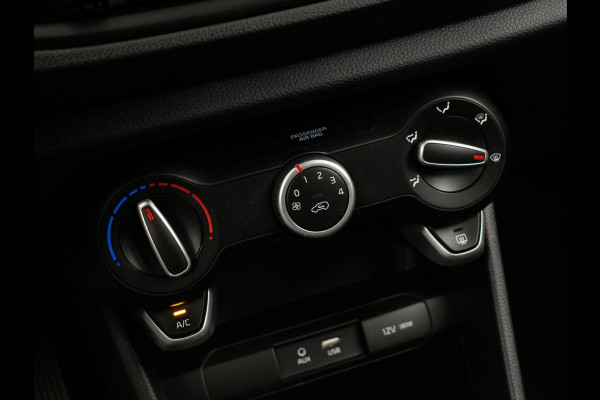 Kia Picanto 1.0 CVVT ComfortPlusLine Navigator Sport (APPLE CARPLAY.NAVI,CAMERA,LED,SPORTSTOELEN,AIRCO,PDC,NETTESTAAT)