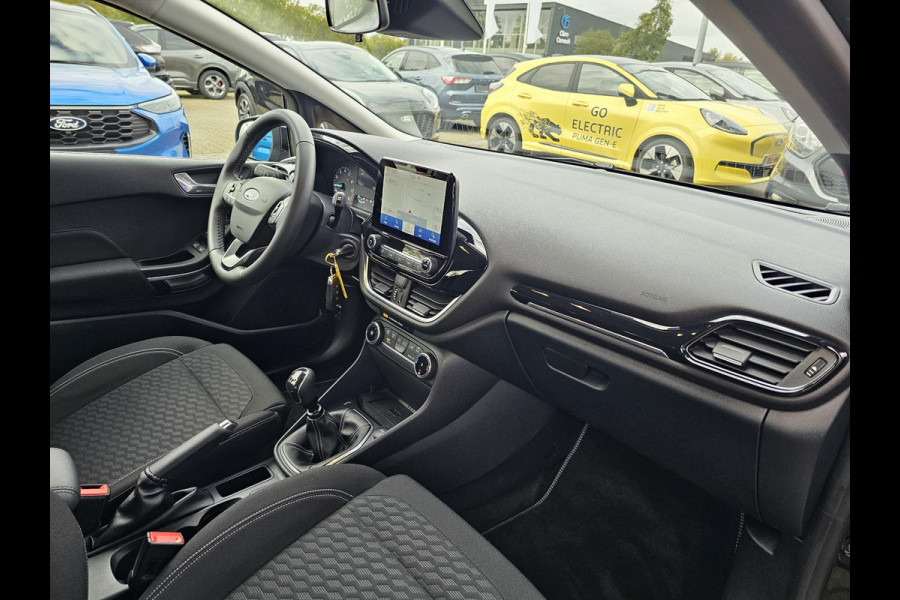 Ford Fiesta 1.0 EcoBoost Hybrid Titanium Navigatie | Camera | Cruise control | Lane assist | Climate control | Led verlichting | PDC achter etc. Ford Fiesta 1.0 EcoBoost Hybrid Titanium Navigatie | Camera | Cruise control | Lane assist | Climate control | Led verlichting | PDC achter etc.