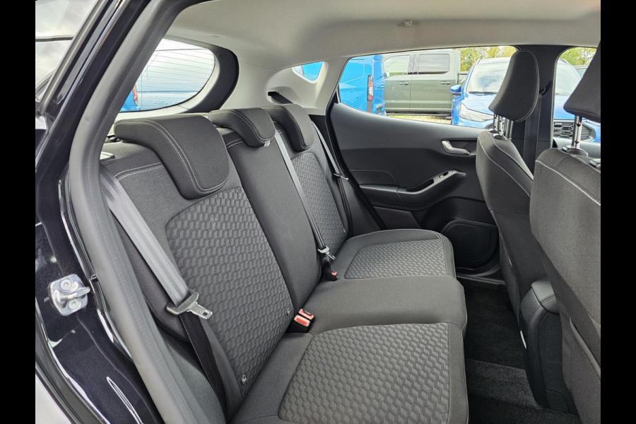 Ford Fiesta 1.0 EcoBoost Hybrid Titanium Navigatie | Camera | Cruise control | Lane assist | Climate control | Led verlichting | PDC achter etc. Ford Fiesta 1.0 EcoBoost Hybrid Titanium Navigatie | Camera | Cruise control | Lane assist | Climate control | Led verlichting | PDC achter etc.