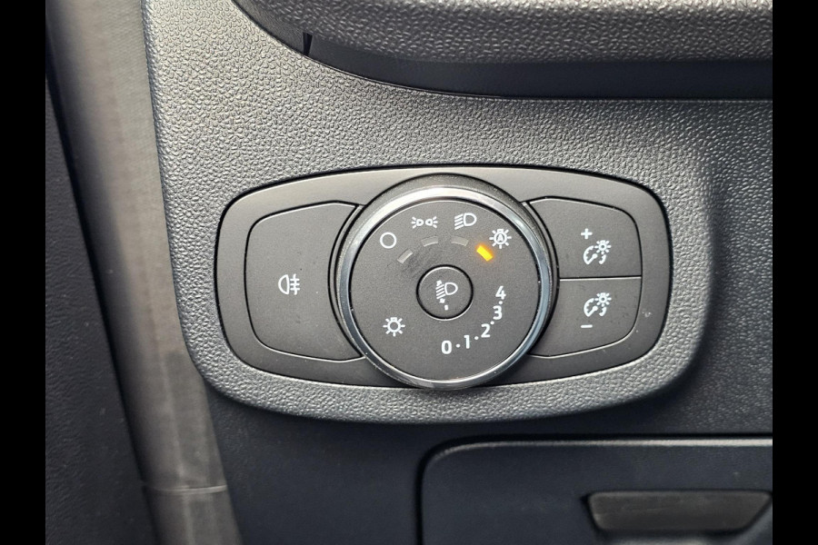 Ford Fiesta 1.0 EcoBoost Hybrid Titanium Navigatie | Camera | Cruise control | Lane assist | Climate control | Led verlichting | PDC achter etc. Ford Fiesta 1.0 EcoBoost Hybrid Titanium Navigatie | Camera | Cruise control | Lane assist | Climate control | Led verlichting | PDC achter etc.