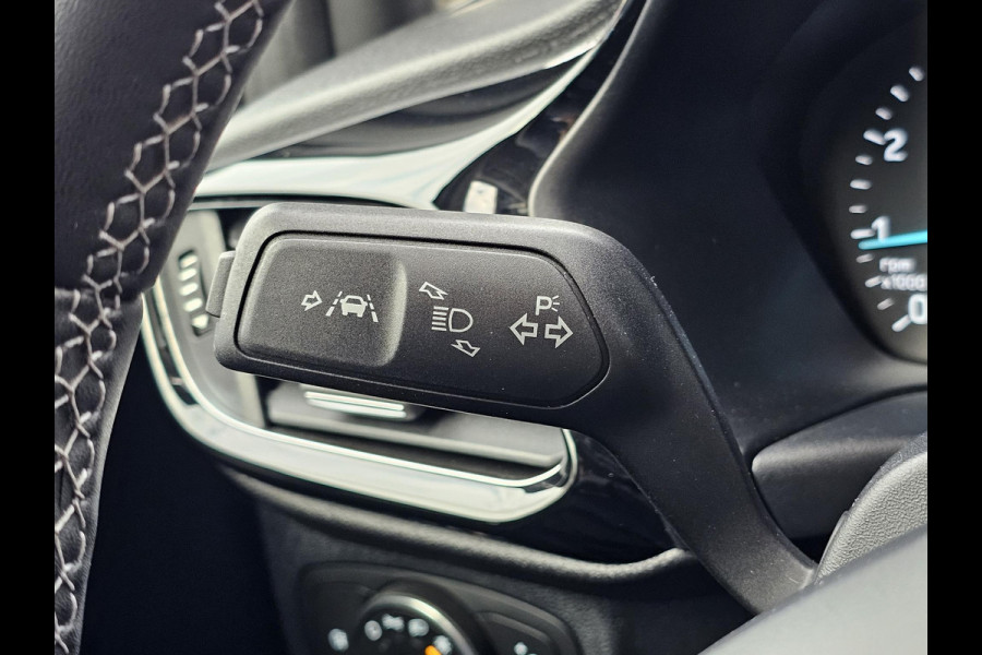 Ford Fiesta 1.0 EcoBoost Hybrid Titanium Navigatie | Camera | Cruise control | Lane assist | Climate control | Led verlichting | PDC achter etc. Ford Fiesta 1.0 EcoBoost Hybrid Titanium Navigatie | Camera | Cruise control | Lane assist | Climate control | Led verlichting | PDC achter etc.