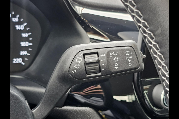 Ford Fiesta 1.0 EcoBoost Hybrid Titanium Navigatie | Camera | Cruise control | Lane assist | Climate control | Led verlichting | PDC achter etc. Ford Fiesta 1.0 EcoBoost Hybrid Titanium Navigatie | Camera | Cruise control | Lane assist | Climate control | Led verlichting | PDC achter etc.