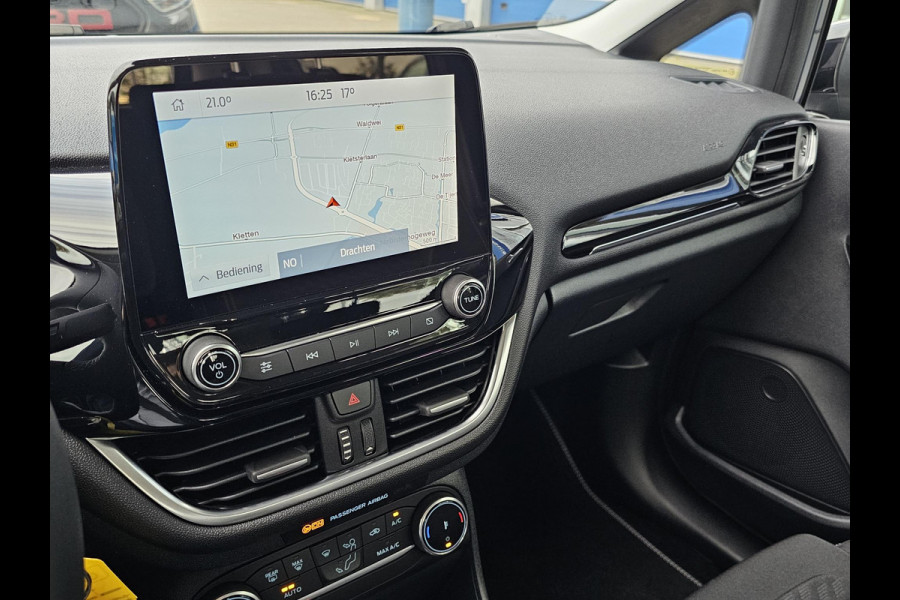 Ford Fiesta 1.0 EcoBoost Hybrid Titanium Navigatie | Camera | Cruise control | Lane assist | Climate control | Led verlichting | PDC achter etc. Ford Fiesta 1.0 EcoBoost Hybrid Titanium Navigatie | Camera | Cruise control | Lane assist | Climate control | Led verlichting | PDC achter etc.