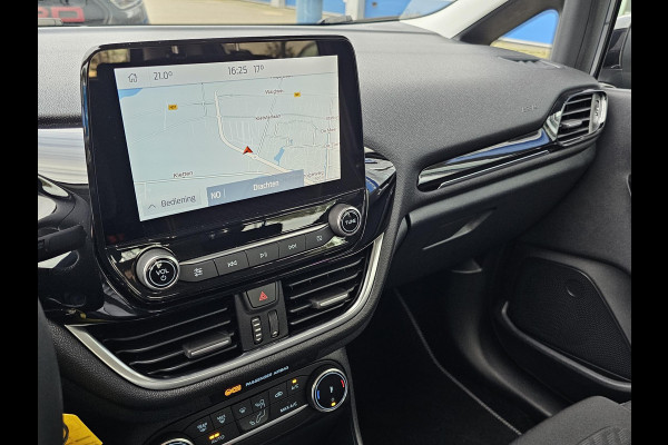 Ford Fiesta 1.0 EcoBoost Hybrid Titanium Navigatie | Camera | Cruise control | Lane assist | Climate control | Led verlichting | PDC achter etc. Ford Fiesta 1.0 EcoBoost Hybrid Titanium Navigatie | Camera | Cruise control | Lane assist | Climate control | Led verlichting | PDC achter etc.