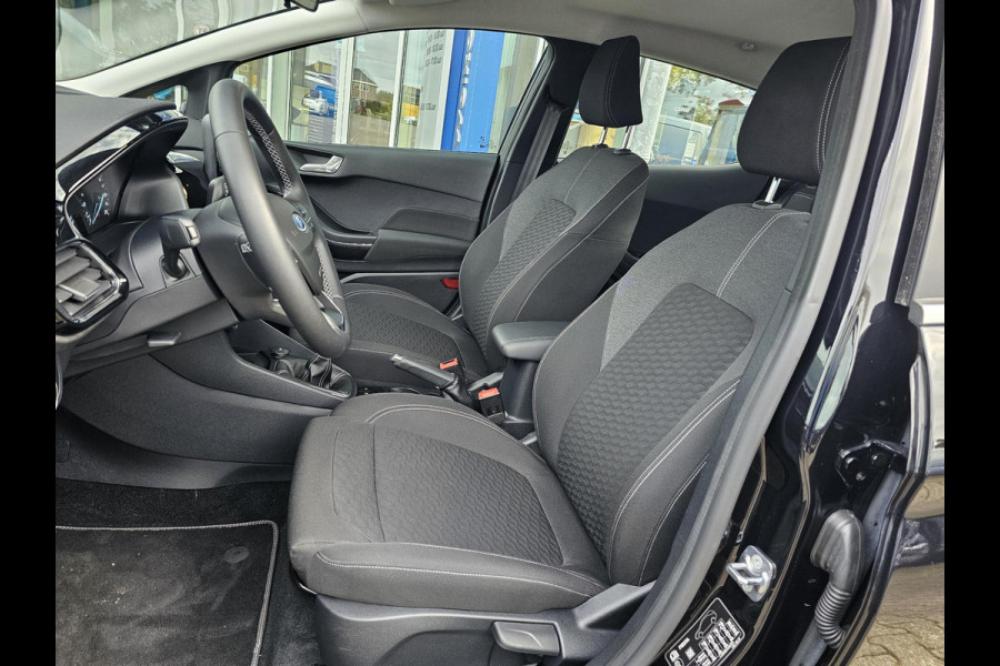 Ford Fiesta 1.0 EcoBoost Hybrid Titanium Navigatie | Camera | Cruise control | Lane assist | Climate control | Led verlichting | PDC achter etc. Ford Fiesta 1.0 EcoBoost Hybrid Titanium Navigatie | Camera | Cruise control | Lane assist | Climate control | Led verlichting | PDC achter etc.