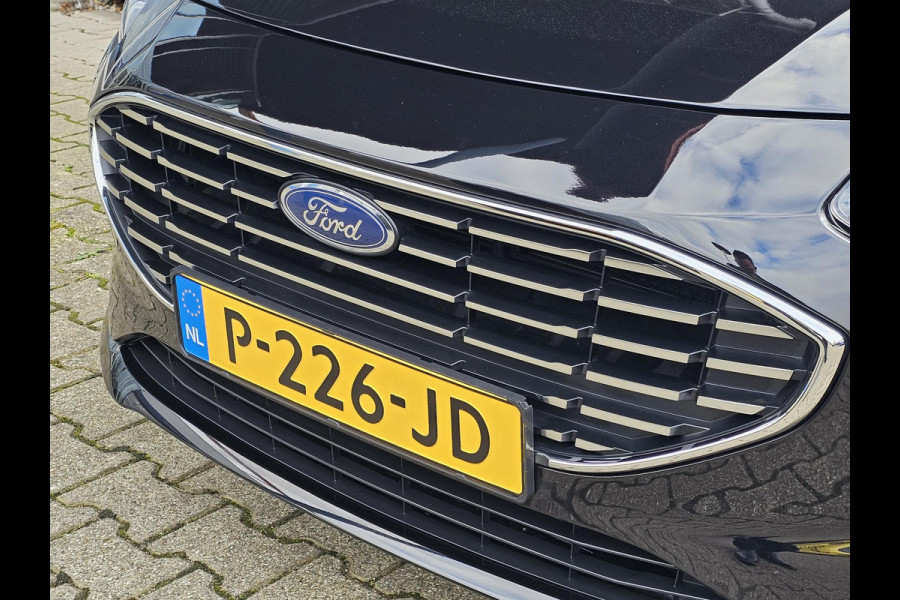 Ford Fiesta 1.0 EcoBoost Hybrid Titanium Navigatie | Camera | Cruise control | Lane assist | Climate control | Led verlichting | PDC achter etc. Ford Fiesta 1.0 EcoBoost Hybrid Titanium Navigatie | Camera | Cruise control | Lane assist | Climate control | Led verlichting | PDC achter etc.