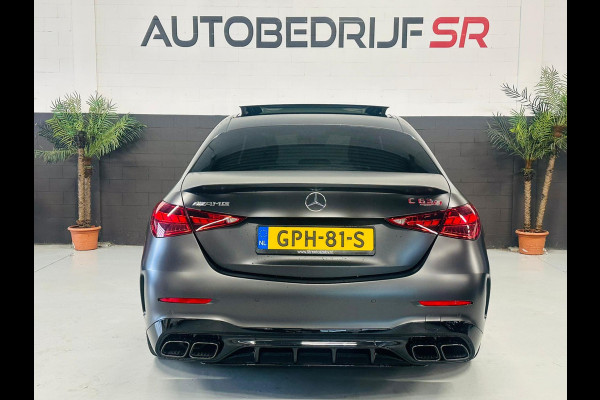 Mercedes-Benz C-Klasse AMG 63 C63 C63s Performance Panoramadak! Sfeerverlichting! Burmester! Vol opties! Mercedes-Benz C-Klasse AMG 63 C63 C63s Performance Panoramadak! Sfeerverlichting! Burmester! Vol opties!