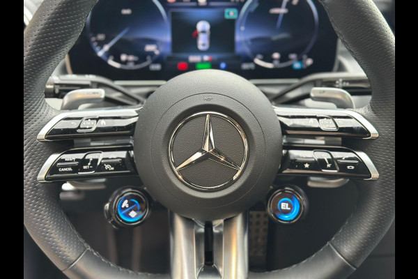 Mercedes-Benz C-Klasse AMG 63 C63 C63s Performance Panoramadak! Sfeerverlichting! Burmester! Vol opties! Mercedes-Benz C-Klasse AMG 63 C63 C63s Performance Panoramadak! Sfeerverlichting! Burmester! Vol opties!