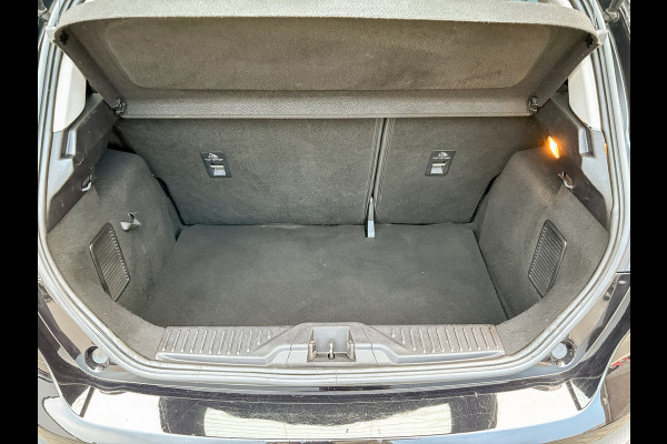Ford Fiesta 1.0 EcoBoost Connected | Navi | Parkeersensoren | All Season banden | Prijs Rijklaar!! Ford Fiesta 1.0 EcoBoost Connected | Navi | Parkeersensoren | All Season banden | Prijs Rijklaar!!