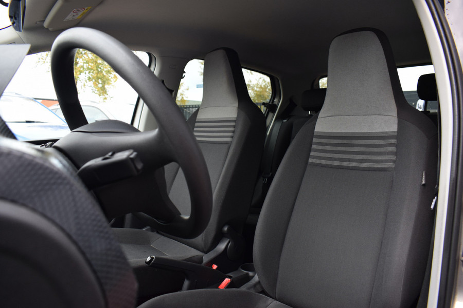 Volkswagen up! 1.0 | Camera | Cruise | LM Velgen | Climate Volkswagen up! 1.0 | Camera | Cruise | LM Velgen | Climate