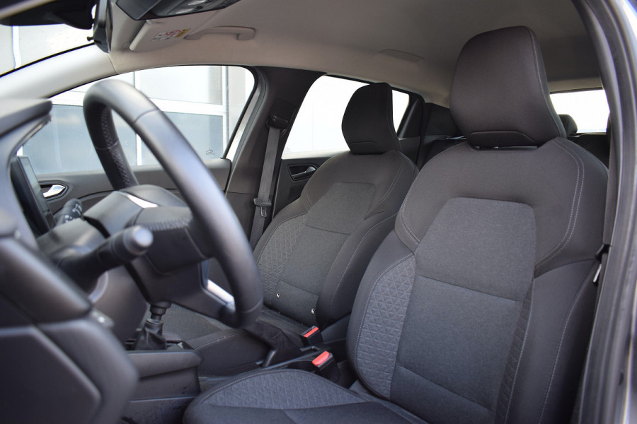 Renault Clio 1.0 TCe 90 Equilibre | Apple CarPlay | Airco | Cruise | Sportstoelen Renault Clio 1.0 TCe 90 Equilibre | Apple CarPlay | Airco | Cruise | Sportstoelen