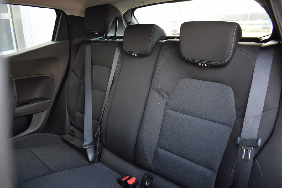 Renault Clio 1.0 TCe 90 Equilibre | Apple CarPlay | Airco | Cruise | Sportstoelen Renault Clio 1.0 TCe 90 Equilibre | Apple CarPlay | Airco | Cruise | Sportstoelen