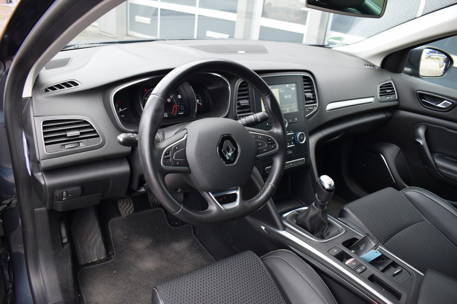 Renault MEGANE Estate 1.3 TCe Bose | 140 PK | Apple CarPlay | Half Leer | Climate Renault MEGANE Estate 1.3 TCe Bose | 140 PK | Apple CarPlay | Half Leer | Climate