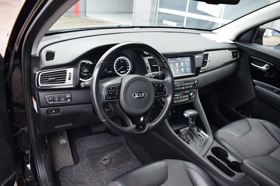 Kia Niro 1.6 GDi Hybrid ExecutiveLine | Trekhaak | Half Leer | Camera | CarPlay Kia Niro 1.6 GDi Hybrid ExecutiveLine | Trekhaak | Half Leer | Camera | CarPlay