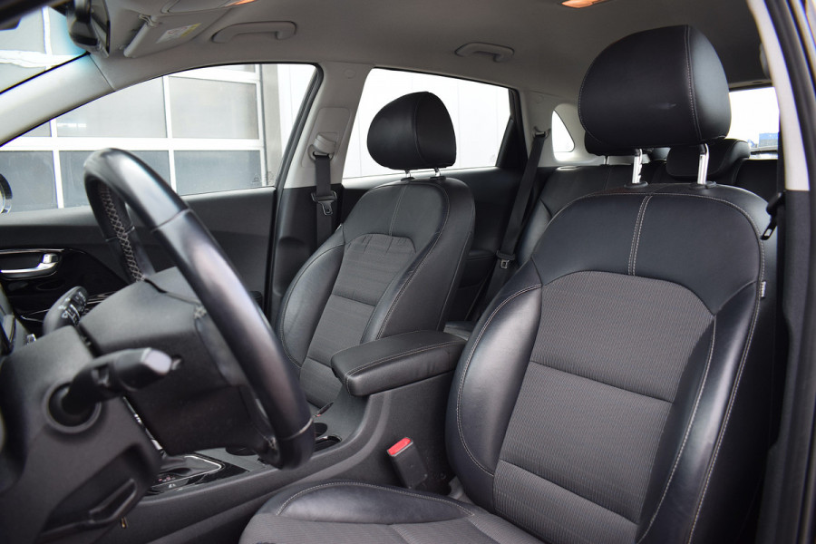 Kia Niro 1.6 GDi Hybrid ExecutiveLine | Trekhaak | Half Leer | Camera | CarPlay Kia Niro 1.6 GDi Hybrid ExecutiveLine | Trekhaak | Half Leer | Camera | CarPlay