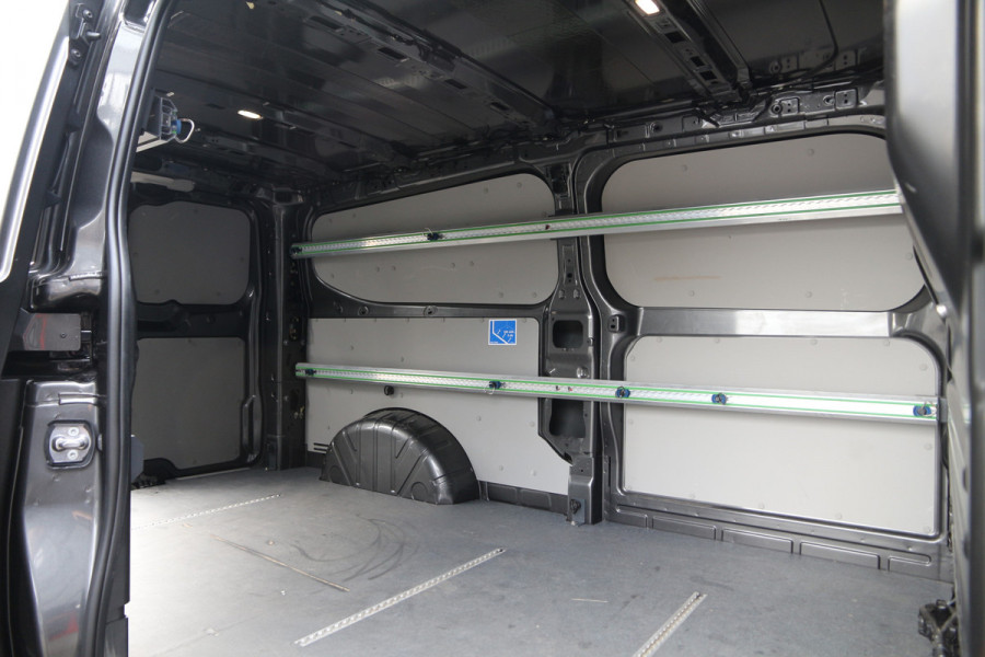 Ford Transit Custom 320 2.0 TDCI 136 | KAR-edition | L2H1 | LED | Camera | Navi | Clima..