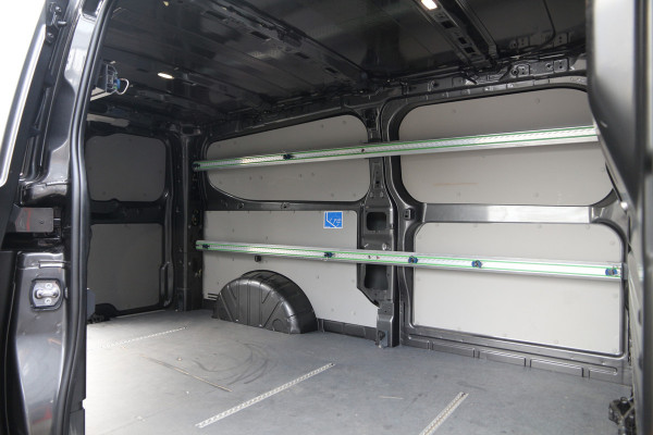 Ford Transit Custom 320 2.0 TDCI 136 | KAR-edition | L2H1 | LED | Camera | Navi | Clima..