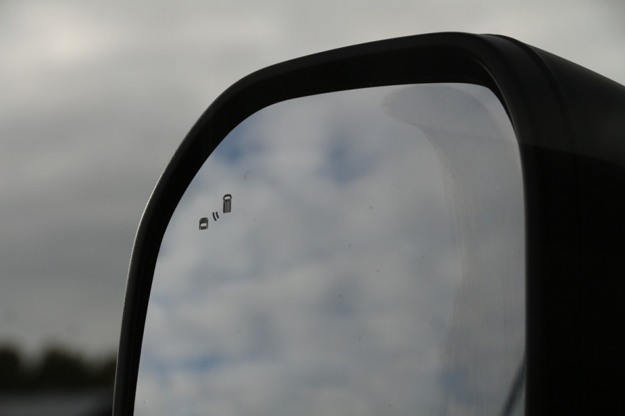 Ford Transit Custom 320 2.0 TDCI 136 | KAR-edition | L2H1 | LED | Camera | Navi | Clima..