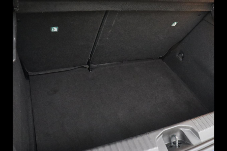 Renault Clio 1.0 TCe 90 Techno | Carplay | Sfeerverlichting | Navigatie | Cruise Control | Camera | DAB | LMV 16 |